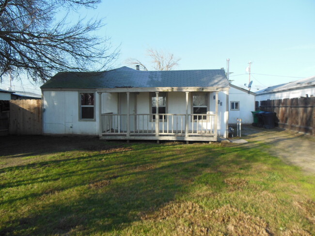 2063 Beachwood Dr in Merced, CA - Foto de edificio - Building Photo