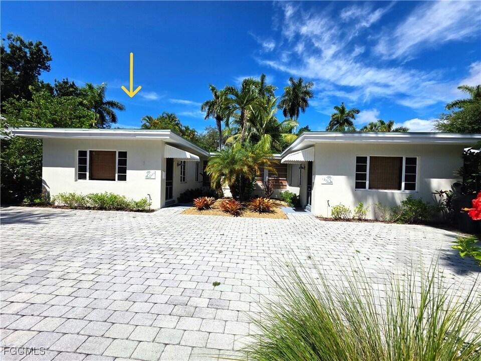1534 Avalon Pl in Ft. Myers, FL - Building Photo
