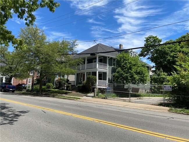 439 Broadway, Unit B