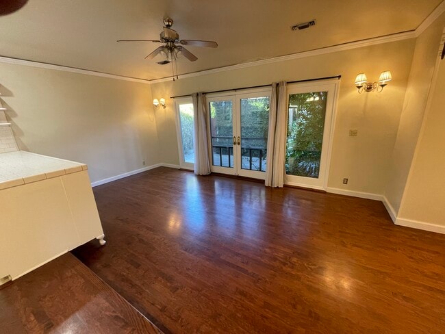 2360 N Windsor Ave in Altadena, CA - Building Photo - Building Photo