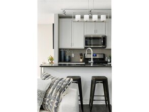 212 10th Ave S in Minneapolis, MN - Building Photo - Building Photo