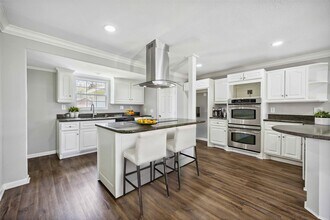 7150 Mobud Dr in Houston, TX - Building Photo - Building Photo