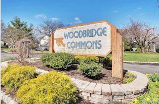 404 Woodbridge Commons Way, Unit 404 in Iselin, NJ - Building Photo