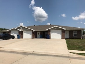 Hollybrook Estates in Holts Summit, MO - Building Photo - Other