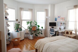 50 Bartlett St in Somerville, MA - Foto de edificio - Building Photo