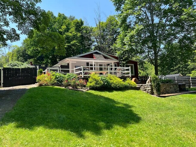 property at 149 Jaycox Rd