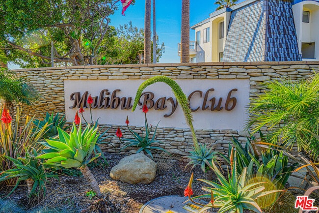 11874 Coral Reef Ln in Malibu, CA - Building Photo - Building Photo