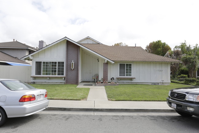 17344 San Luis St in Fountain Valley, CA - Foto de edificio - Building Photo