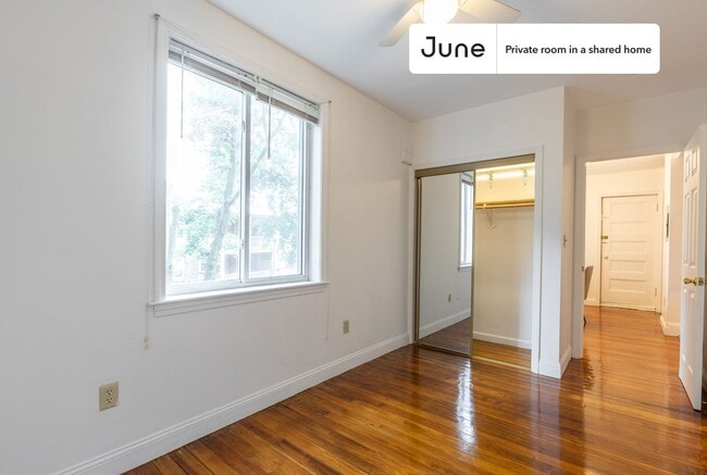 Room in Shared 4 bed/2 bath home in Boston, MA - Foto de edificio - Building Photo