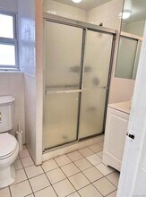 626 Stewart Ave in New Hyde Park, NY - Building Photo - Building Photo