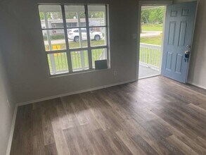 13626 Collins St in Kendleton, TX - Building Photo - Building Photo