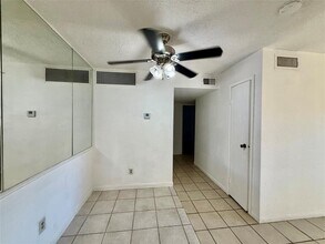 1500 Bay Area Blvd in Houston, TX - Building Photo - Building Photo