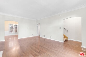 6053 Scenic Ave in Los Angeles, CA - Building Photo - Building Photo