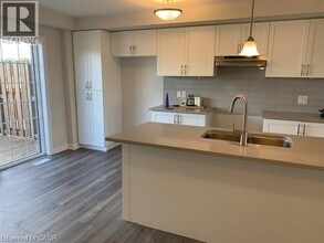 35 Sportsman Hill St in Kitchener, ON - Building Photo - Building Photo