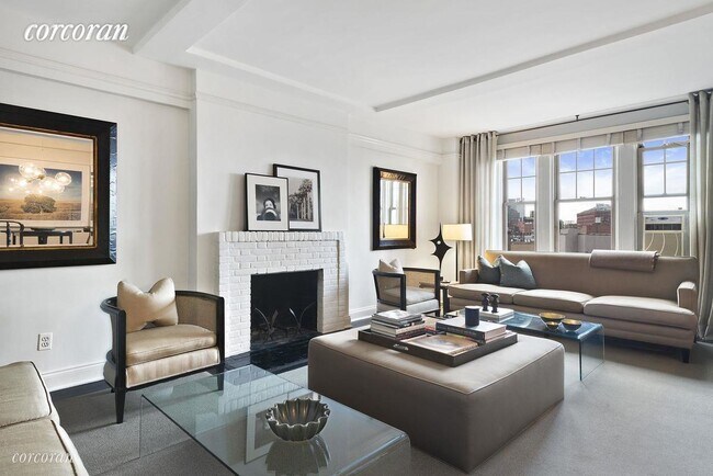 302 W 12th St-Unit -: 9F in New York, NY - Building Photo - Building Photo