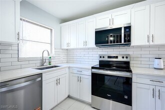 26650 Southern Pines Dr in Bonita Springs, FL - Building Photo - Building Photo