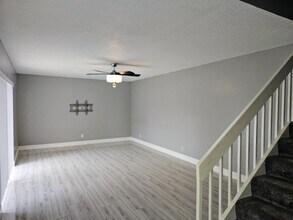 2620 6th Ct in Palm Harbor, FL - Foto de edificio - Building Photo