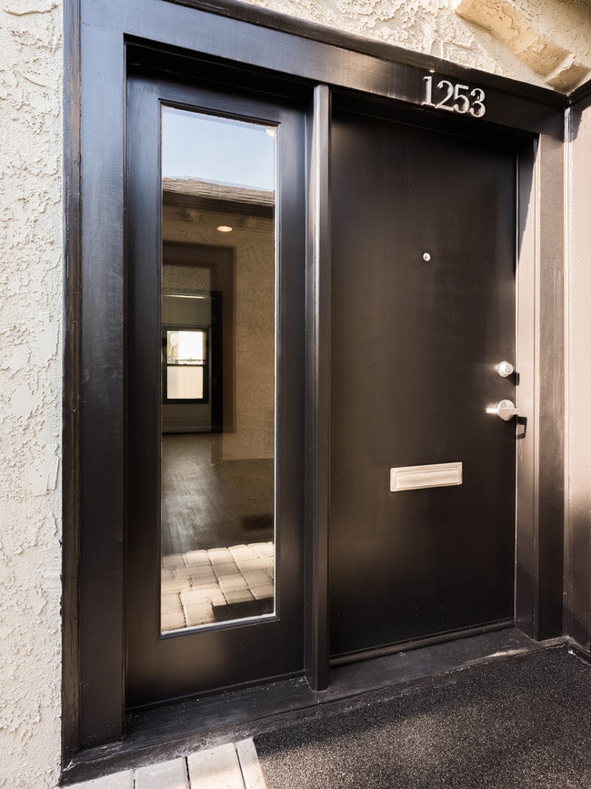 1253 N Genesee Ave, Unit 1253 in West Hollywood, CA - Building Photo - Building Photo