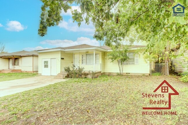 1911 NW Smith Ave in Lawton, OK - Building Photo - Building Photo