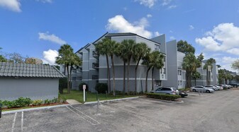 2000 N Congress Ave in West Palm Beach, FL - Building Photo