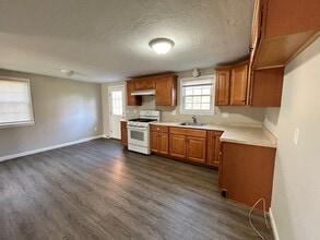 85 Emmet St in Brockton, MA - Building Photo - Building Photo