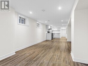 321 Lauder Ave in Toronto, ON - Building Photo - Building Photo