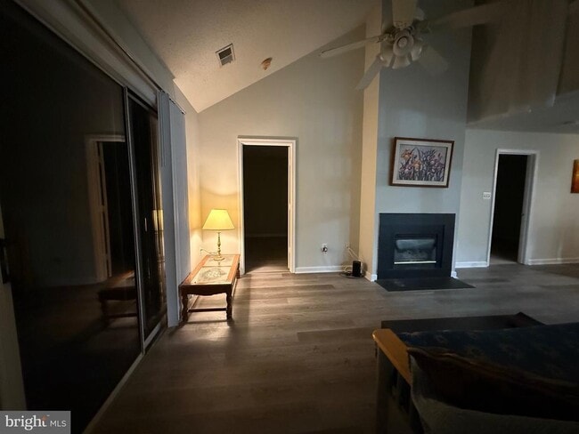 property at 10019 Vanderbilt Cir
