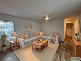 700 S 12th St in Bismarck, ND - Building Photo