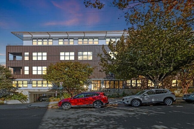 5201 Wisconsin Ave NW in Washington, DC - Building Photo - Building Photo