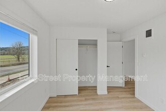 810 S 19th St in Philomath, OR - Building Photo - Building Photo