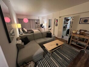 1711 Massachusetts Ave NW, Unit 203 in Washington, DC - Building Photo - Building Photo