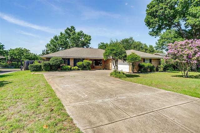 4424 Foxfire Way in Fort Worth, TX - Building Photo - Building Photo