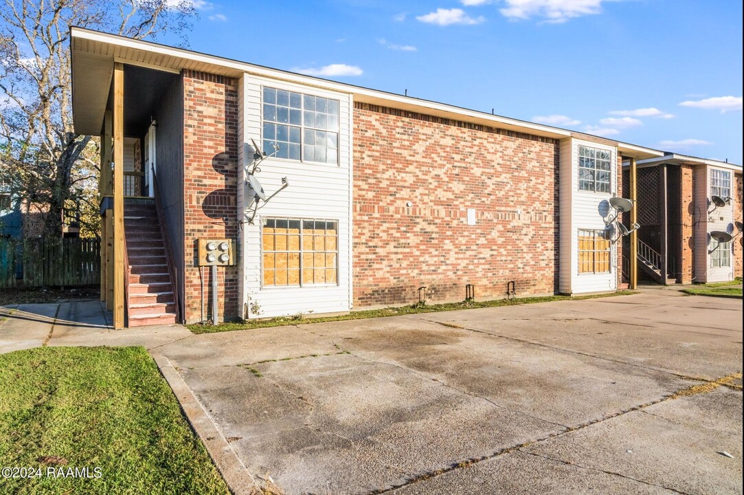 107 Meudon St in Duson, LA - Building Photo