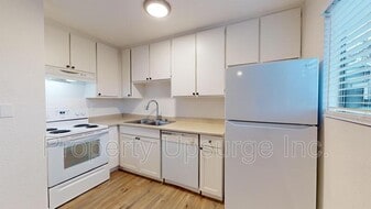 1800 Eugenia Ave in Redding, CA - Building Photo