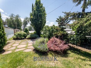 1781 Lincoln Ln in Holladay, UT - Building Photo - Building Photo