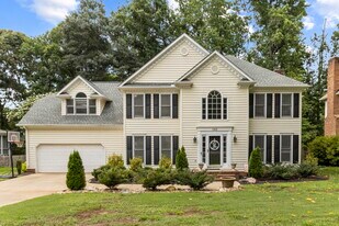 102 Briarpark Dr in Greer, SC - Building Photo