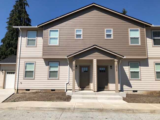 property at 1029 Alexis Ln N