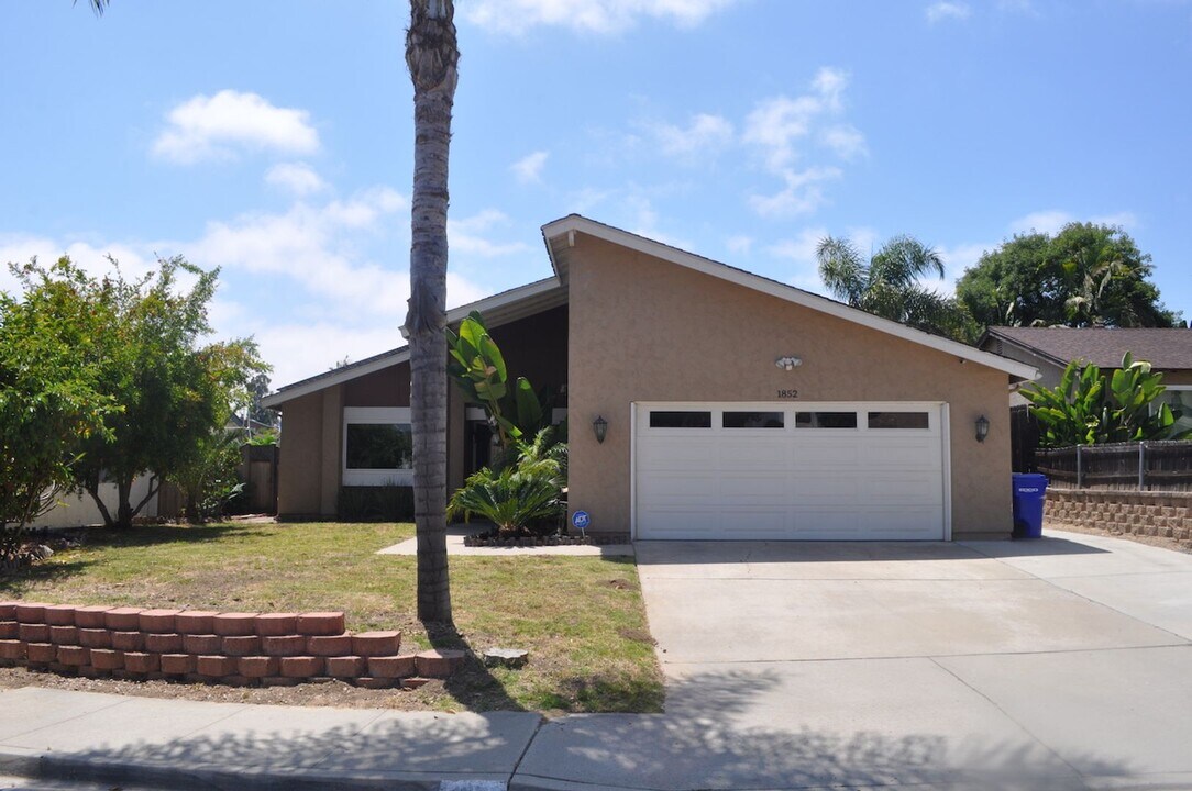 1852 Sonoma Ln in Lemon Grove, CA - Building Photo