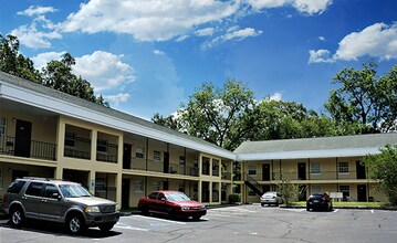 Palm Beach Apartments in Tallahassee, FL - Foto de edificio - Building Photo