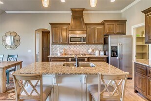 13625 Cobblestone Pkwy in Oklahoma City, OK - Building Photo