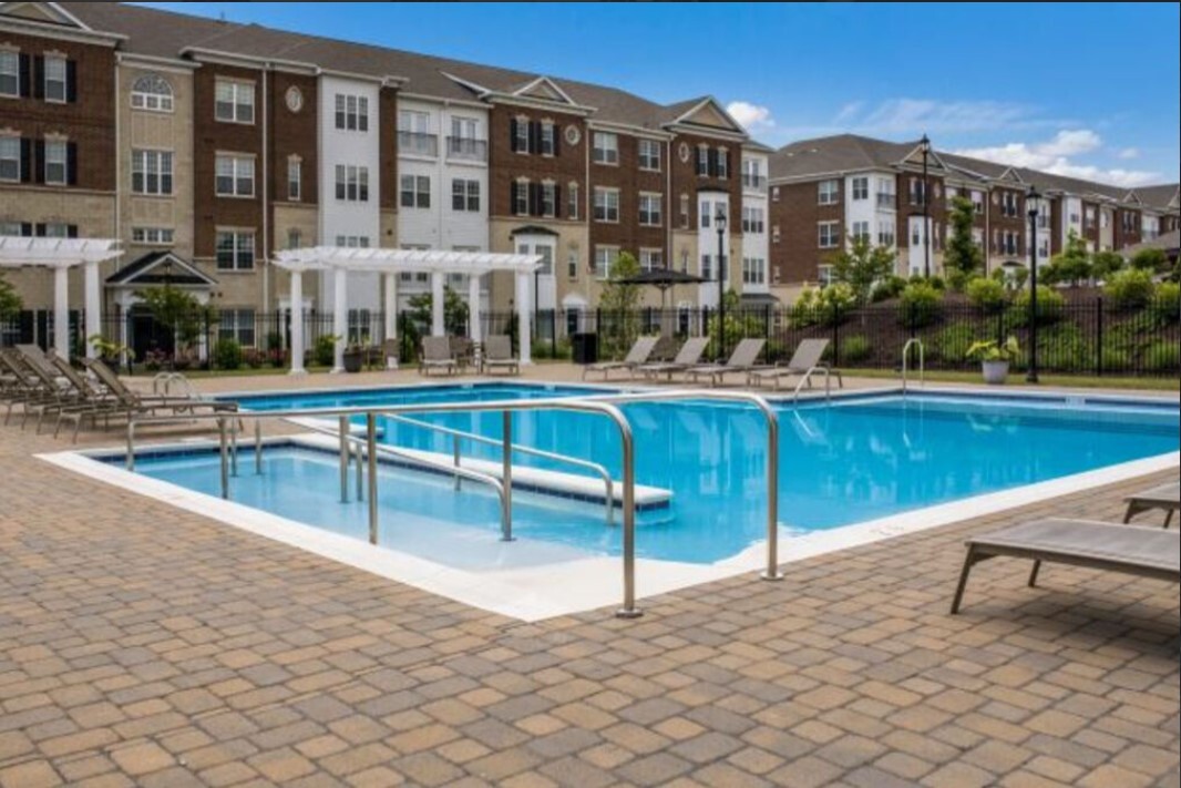 Meadow Branch Luxury Apartments in Winchester, VA - Foto de edificio