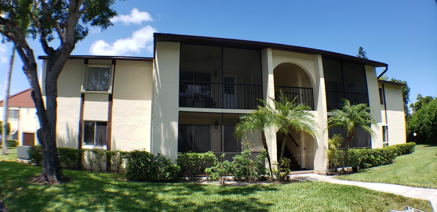 4947 Sable Pine Cir in West Palm Beach, FL - Building Photo