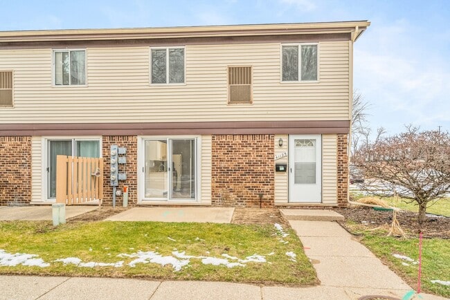 property at 41125 S Woodbury Green Dr