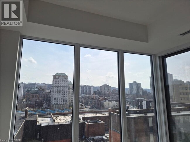 75 James St S in Hamilton, ON - Building Photo - Building Photo