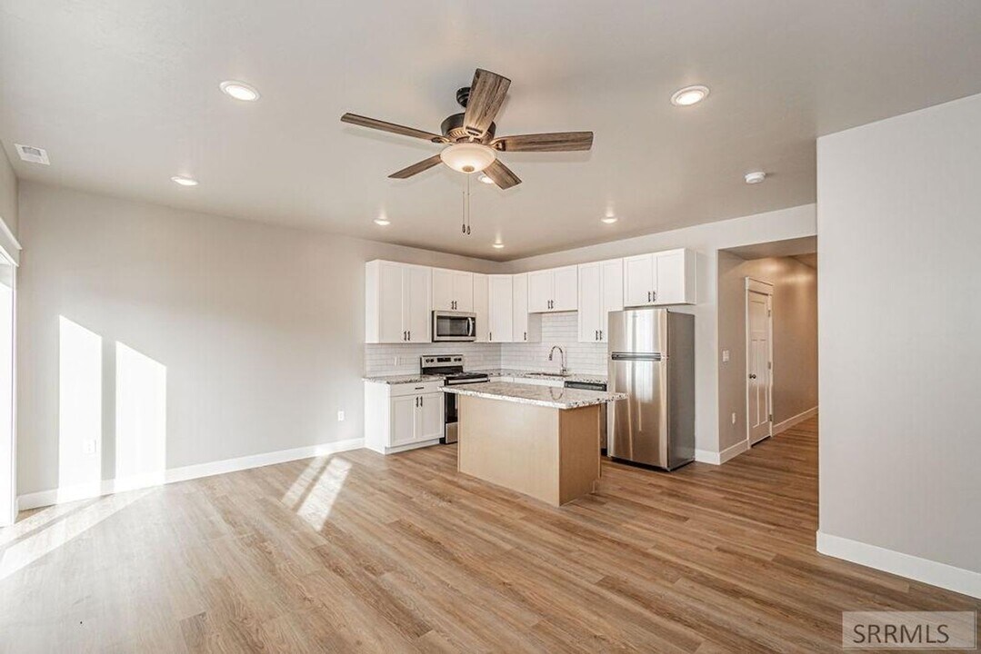 380 S 3rd W in Rigby, ID - Building Photo