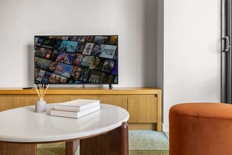 11 NE 6th St in Miami, FL - Foto de edificio - Building Photo