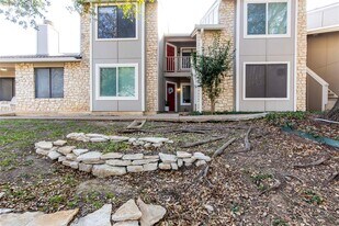 1740 Timber Ridge Rd in Austin, TX - Building Photo