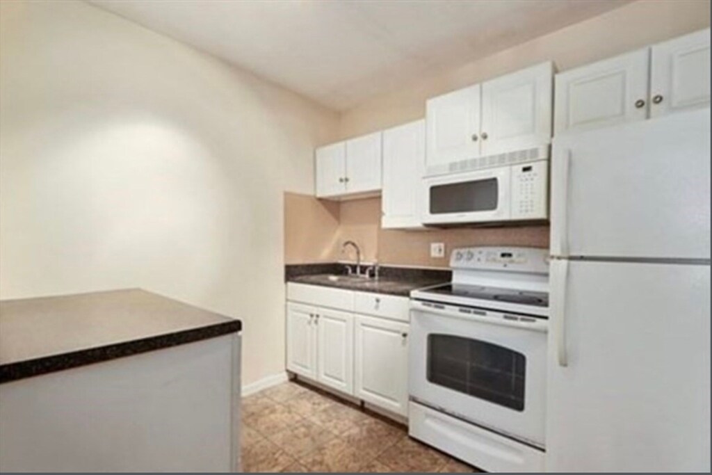 116 Spring St in Boston, MA - Building Photo