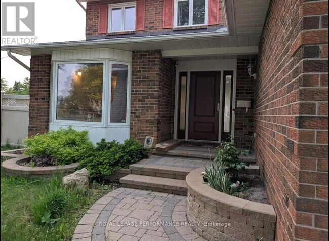 1646 Sunview Dr in Ottawa, ON - Building Photo - Building Photo