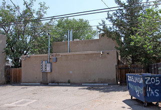 205 Vassar Dr SE in Albuquerque, NM - Building Photo - Building Photo